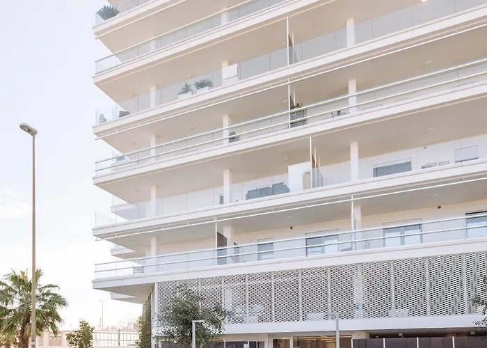 Marisabella 6 - 8 Apartment *