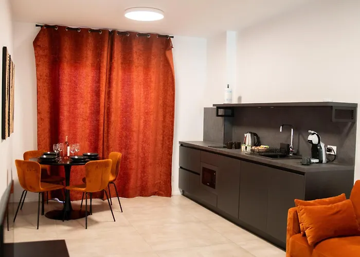 Marisabella 6 - 8 Apartment Bari